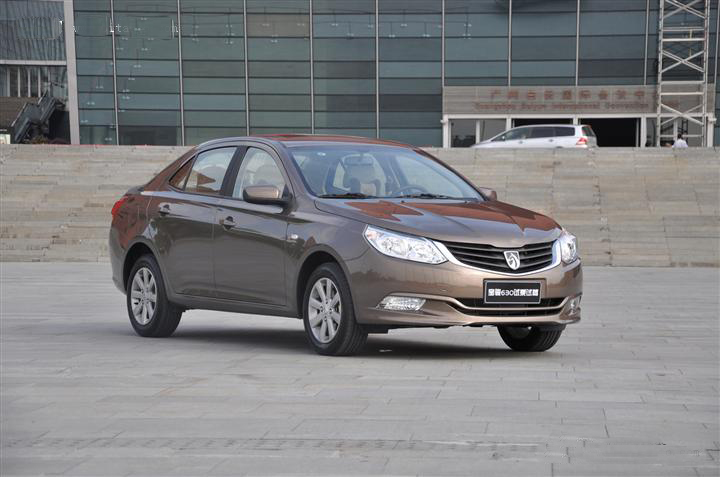 2011款 寶駿630 1.5L 手動(dòng) 舒適型（大漠金）